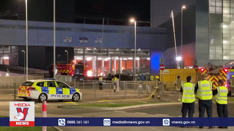 Cháy tại sân bay ở thủ đô London của Anh