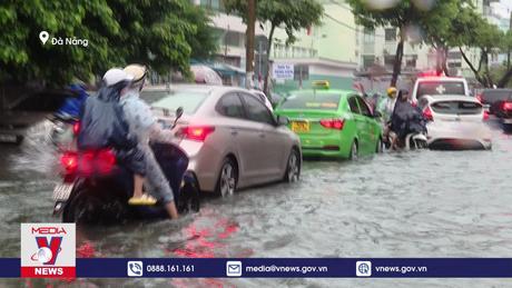 Mưa lớn gây ngập lụt nhiều nơi tại Đà Nẵng