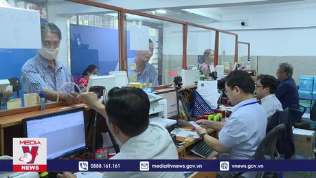 Người dân TPHCM đổ xô đi đổi Giấy phép lái xe