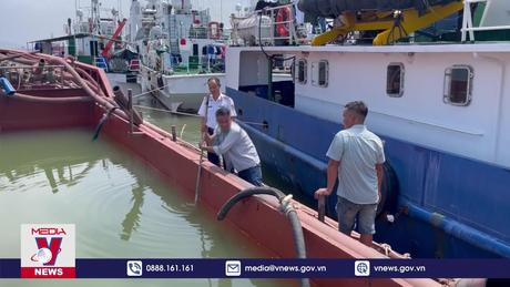 Cảnh sát biển 3 tạm giữ tàu chở cát không rõ nguồn gốc