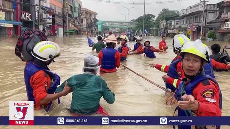 Myanmar đóng cửa hàng trăm trường học do lũ lụt