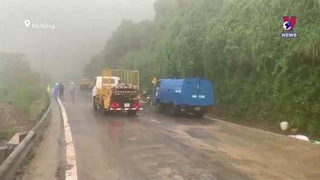 Thông xe đèo Hải Vân