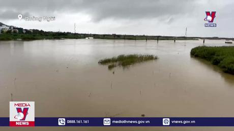 Mưa lớn kéo dài, Quảng Ngãi cảnh báo nguy cơ sạt lở 