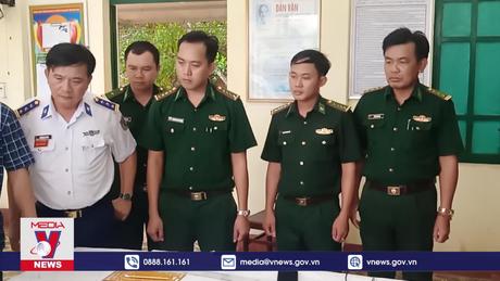 Nỗ lực tiếp cận hiện trường để tìm kiếm cứu hộ ngư dân bị mất tích