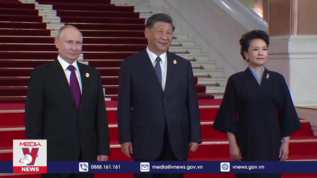 Lãnh đạo Nga và Trung Quốc hội đàm ngắn