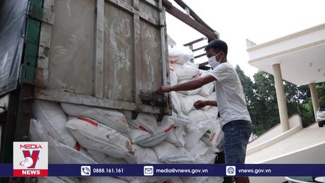 Chênh lệch giá khiến tình hình buôn lậu đường cát và thuốc lá gia tăng