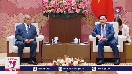 Chủ tịch Quốc hội tiếp Bộ trưởng Bộ Công nghiệp và sản xuất dược phẩm Algeria 