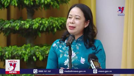 Phó Chủ tịch nước gặp mặt nữ sinh dân tộc thiểu số