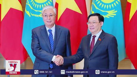 Chủ tịch Quốc hội hội kiến Tổng thống Kazakhstan