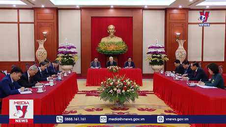 Tổng Bí thư điện đàm cấp cao với Tổng thống Pháp