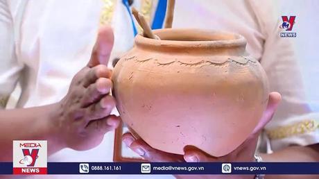 Chủ tịch nước Võ Văn Thưởng thăm Làng gốm Bàu Trúc