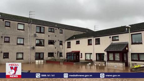 Mưa lũ nghiêm trọng tại Scotland do bão Babet