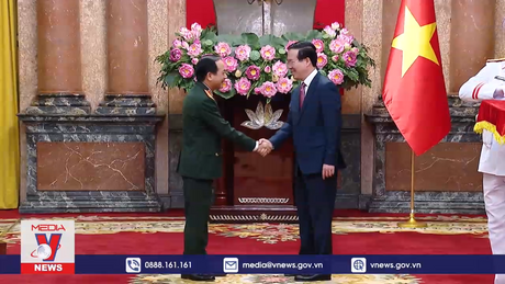 Thăng quân hàm Thượng tướng cho đồng chí Trịnh Văn Quyết