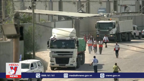 Những chuyến xe nhân đạo bắt đầu vào Gaza