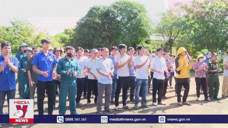 Vận động nhân dân giao nộp 73 khẩu súng tại Kon Tum