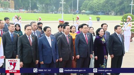 Lãnh đạo Đảng, nhà nước viếng lăng trước kỳ họp Quốc Hội thứ 6