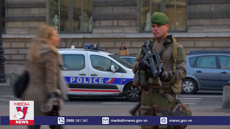 Pháp siết chặt an ninh hàng không và đường sắt