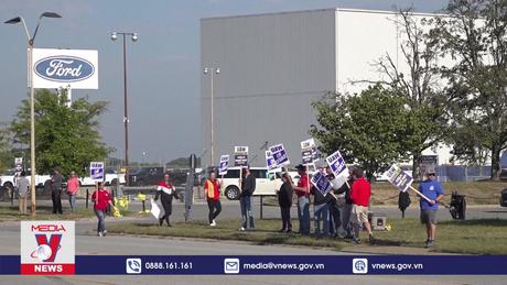Công nhân ngành ô tô Mỹ mở rộng đình công
