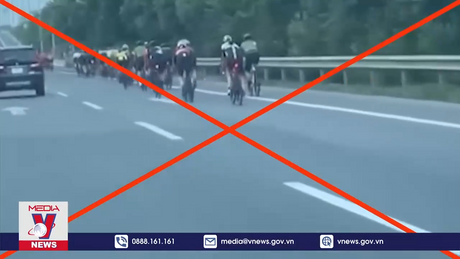 Đi xe đạp vào làn ô tô – Coi rẻ mạng sống, thách thức dư luận