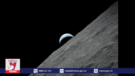 Tiết lộ tuổi thật của Mặt trăng
