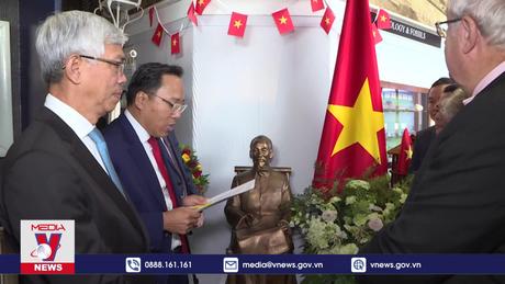 Khánh thành công trình tôn tạo tượng Bác Hồ tại Anh