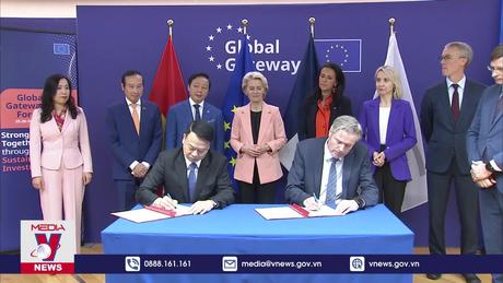 Phó Thủ tướng Trần Hồng Hà làm việc với Chủ tịch EC