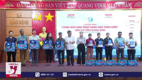 Cùng ngư dân Quảng Bình thắp sáng đèn trên biển