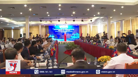 Tăng cường phát triển logistic tuyến Việt Nam - Campuchia