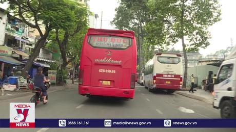 Cần kiểm soát nghiêm xe hợp đồng chở khách