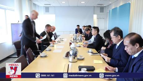 Đồng chí Trương Thị Mai thăm và làm việc tại Thụy Điển