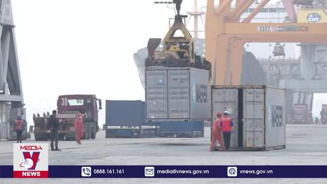 Tổng khối lượng hàng hóa thông qua cảng biển tăng trở lại