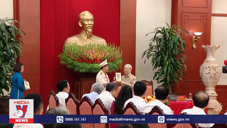 Tổng Bí thư gặp mặt các điển hình toàn quốc trong học tập và làm theo Bác