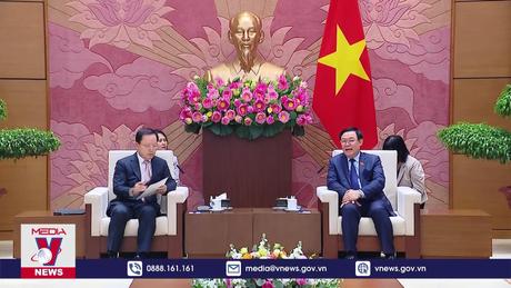 Chủ tịch Quốc hội tiếp Tổng giám đốc Tài chính Tập đoàn Samsung