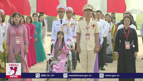 Lễ báo công của các điển hình về học tập và làm theo gương Bác