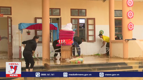 Hà Tĩnh gấp rút vệ sinh môi trường sau lũ