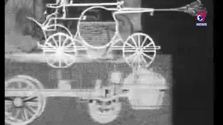 Thông điệp lịch sử: Cuộc triển lãm của những “con ngựa không xương”