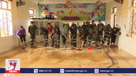 Hà Tĩnh thắm tình quân dân trong mưa lũ