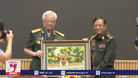 Cuộc gặp thắm tình đồng đội trên quê hương Chùa Tháp