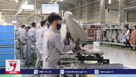 Sản lượng ô tô trong nước dồi dào dịp cuối năm