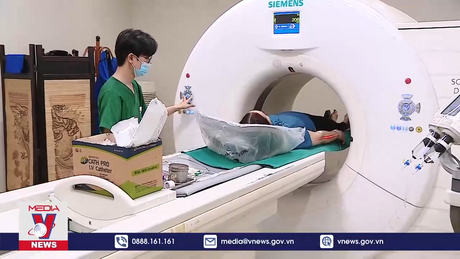 Thủ tướng yêu cầu khắc phục bằng được việc thiếu vật tư, sinh phẩm y tế