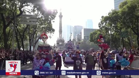 Diễu hành mừng “Ngày của người chết” ở Mexico