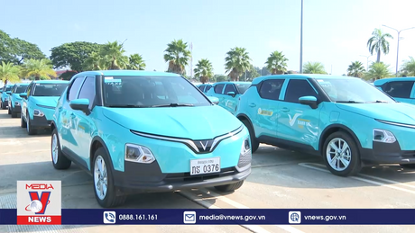 Khai trương dịch vụ taxi điện tại Lào