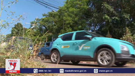 Taxi điện của Việt Nam chính thức ra mắt tại Lào
