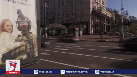 Ukraine gia hạn thiết quân luật và tổng động viên