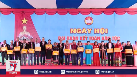 Chủ tịch nước dự Ngày hội Đại đoàn kết toàn dân tại Phú Yên