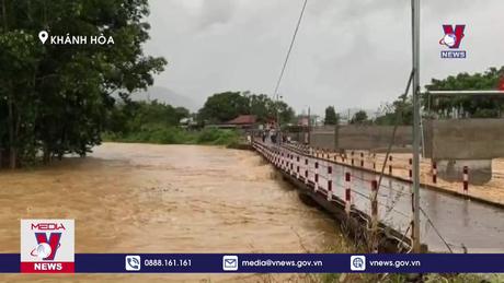 Mưa lớn gây ngập lụt nhiều nơi ở Khánh Hòa 