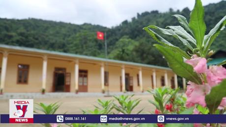 Lặng thầm gieo chữ giữa đại ngàn Pù Huống