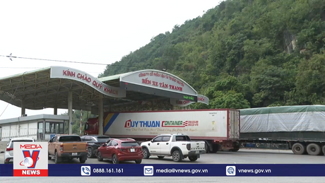 Cửa khẩu Tân Thanh sôi động dịp cuối năm