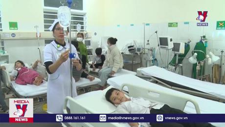 17 học sinh Đắk Lắk nhập viện nghi ngộ độc món “trà sữa”