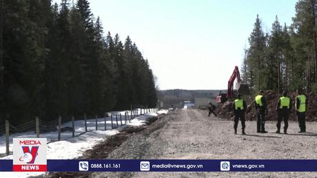Phần Lan đóng cửa 3 trạm kiểm soát biên giới với Nga